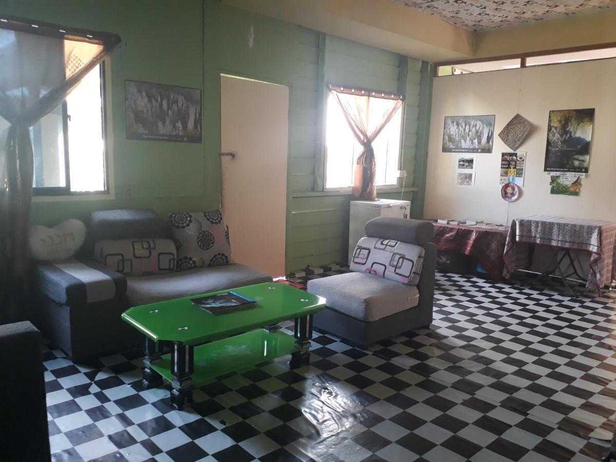 Mulu D Cave Homestay Exteriér fotografie